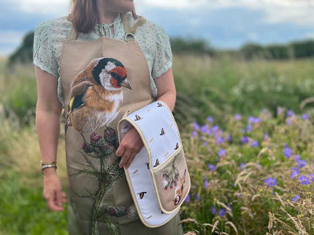 1000x750-goldfinch-apron-oven-glove-wild-flowers-2