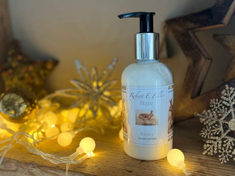 hand-lotion-hare-christmas