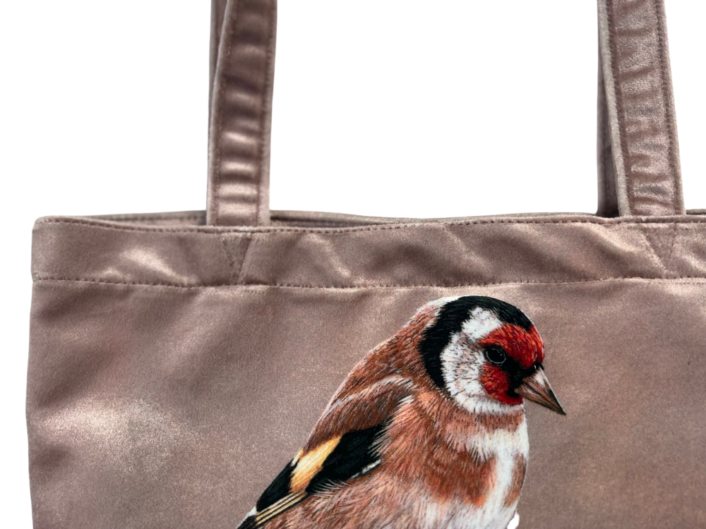 tote-bag-goldfinch-close-up