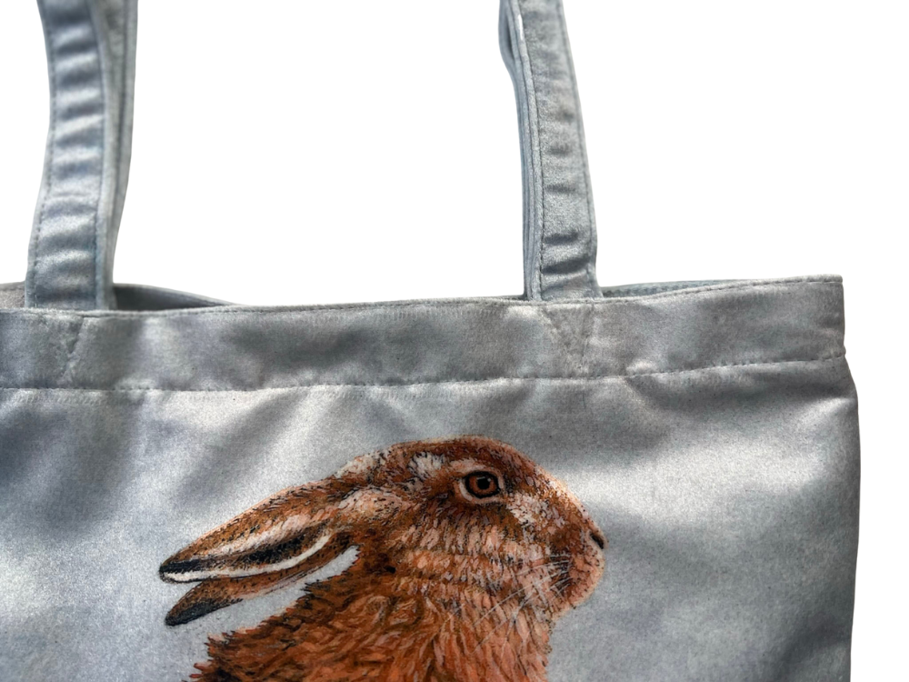 tote-bag-hare-close-up