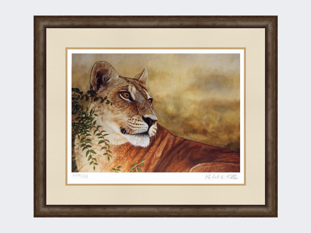 Lioness-of-Moremi-Print-Small-Dark-Grey-Burr